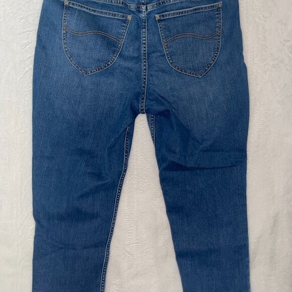 Lee Riders Midrise Capri Jeans Women 30x22 Blue Denim Ankle Cropped Pockets - Picture 8 of 8